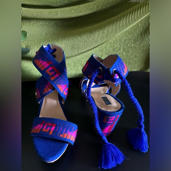 Liverpool Peyotl Heels - Picture 6 of 8